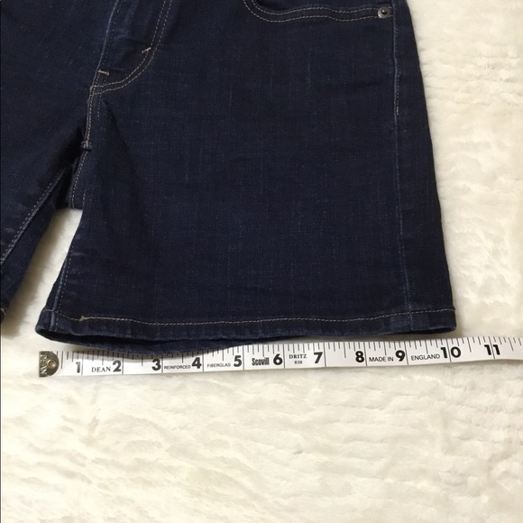 Levi’s Mid rise dark blue shorts size 27 - Picture 6 of 9